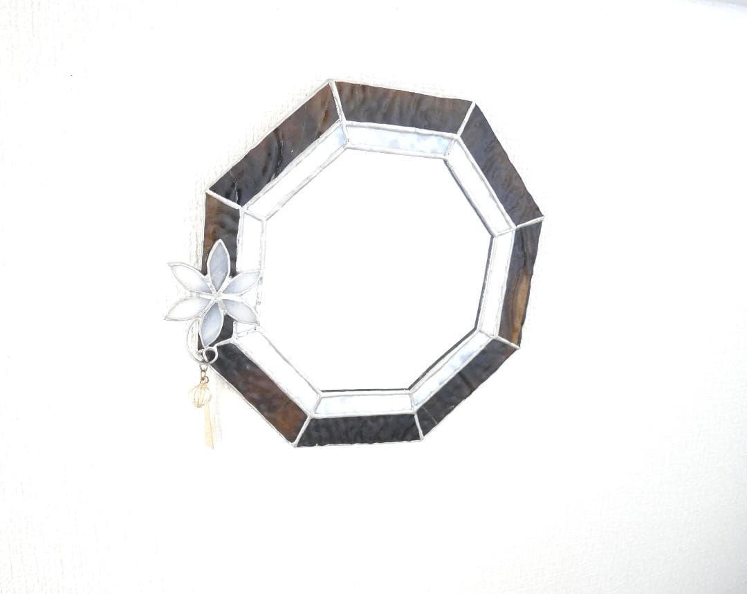 ✴︎:.。ブラウンとホワイトのツートン八角形鏡♪　ステンドグラス　(22㎝）