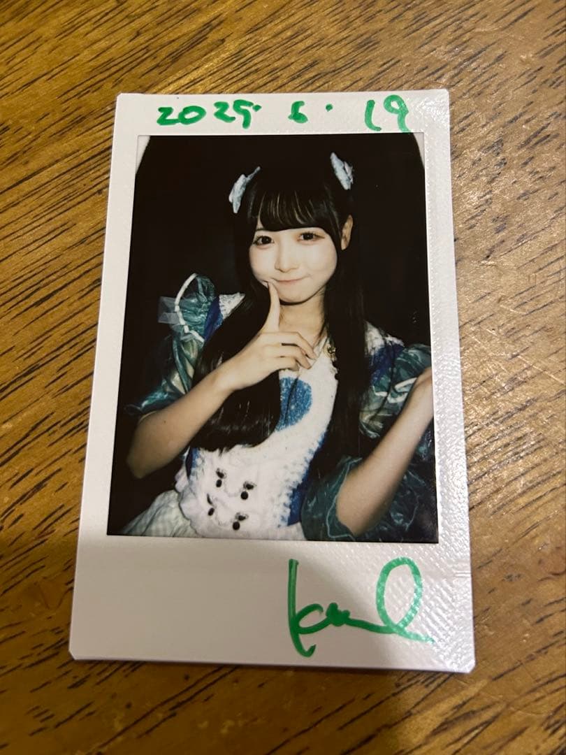 iON! 儚寧この サイン付きチェキ - メルカリ