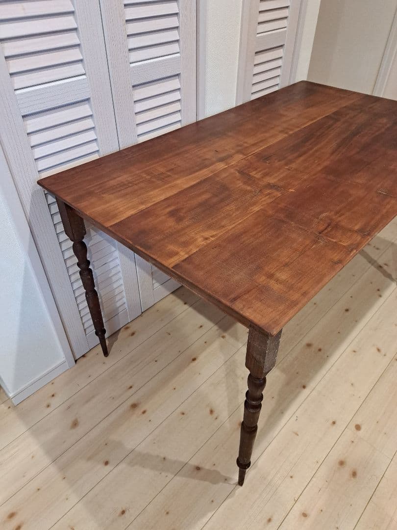 木製クラシックテーブル ブラウン　アンテァーク