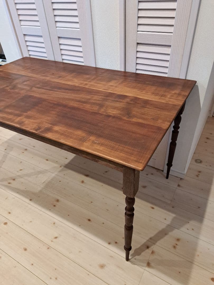 木製クラシックテーブル ブラウン　アンテァーク