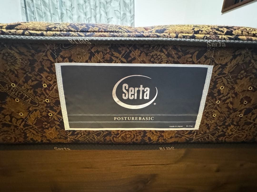 天然木総無垢ベッドフレーム　ウォールナット 、 サータポスチャーベーシック7.7