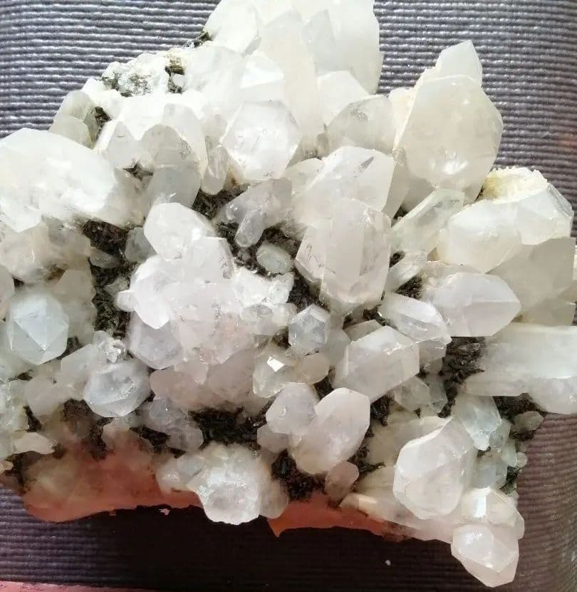 水晶 エピドート 共生クラスター（グリーントルマリン）3.1kg ーt602