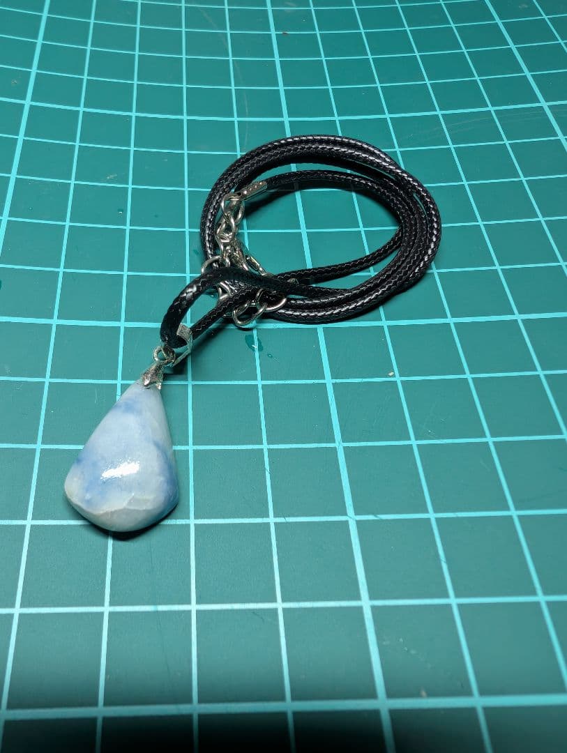 コン沢　上質　透過抜群　ペンダント　シルバー　糸魚川翡翠