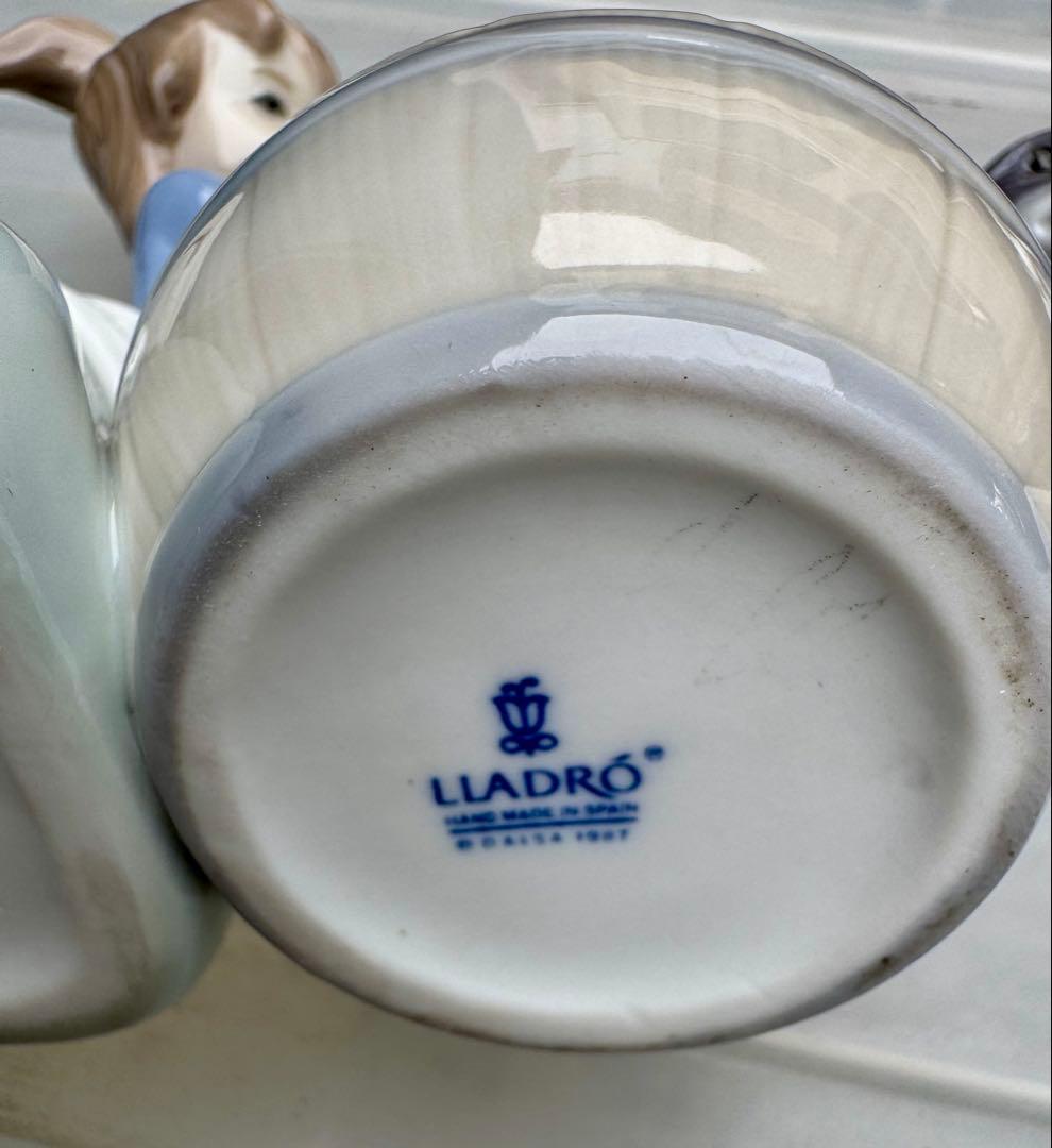 ぷ*に様 内気な入浴犬　＃5455　★リヤドロ　スペイン　ポーセリン　ヴィンテー