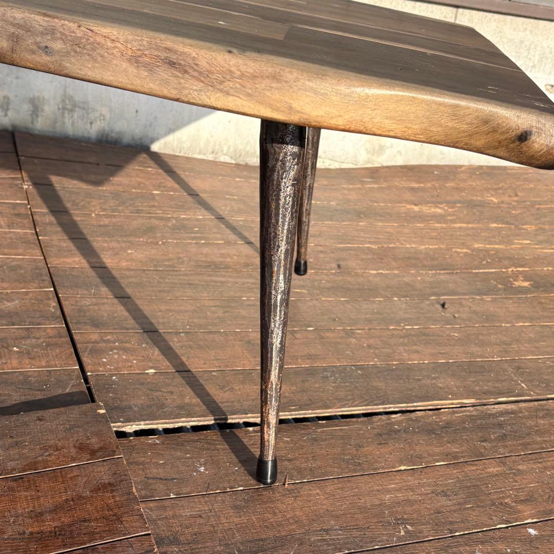 北欧レトロ 無垢材 木製テーブル アイアン脚 インダストリアル 重厚ローテーブル