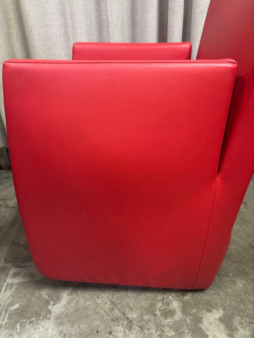 【Cassina取扱い　BALERI ITALIA、‼️】1人掛けソファ【赤色】