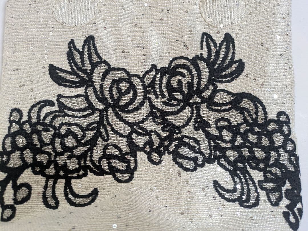 手作りトートバッグ。刺しゅう入り、スパンコール生地。防水加工済み