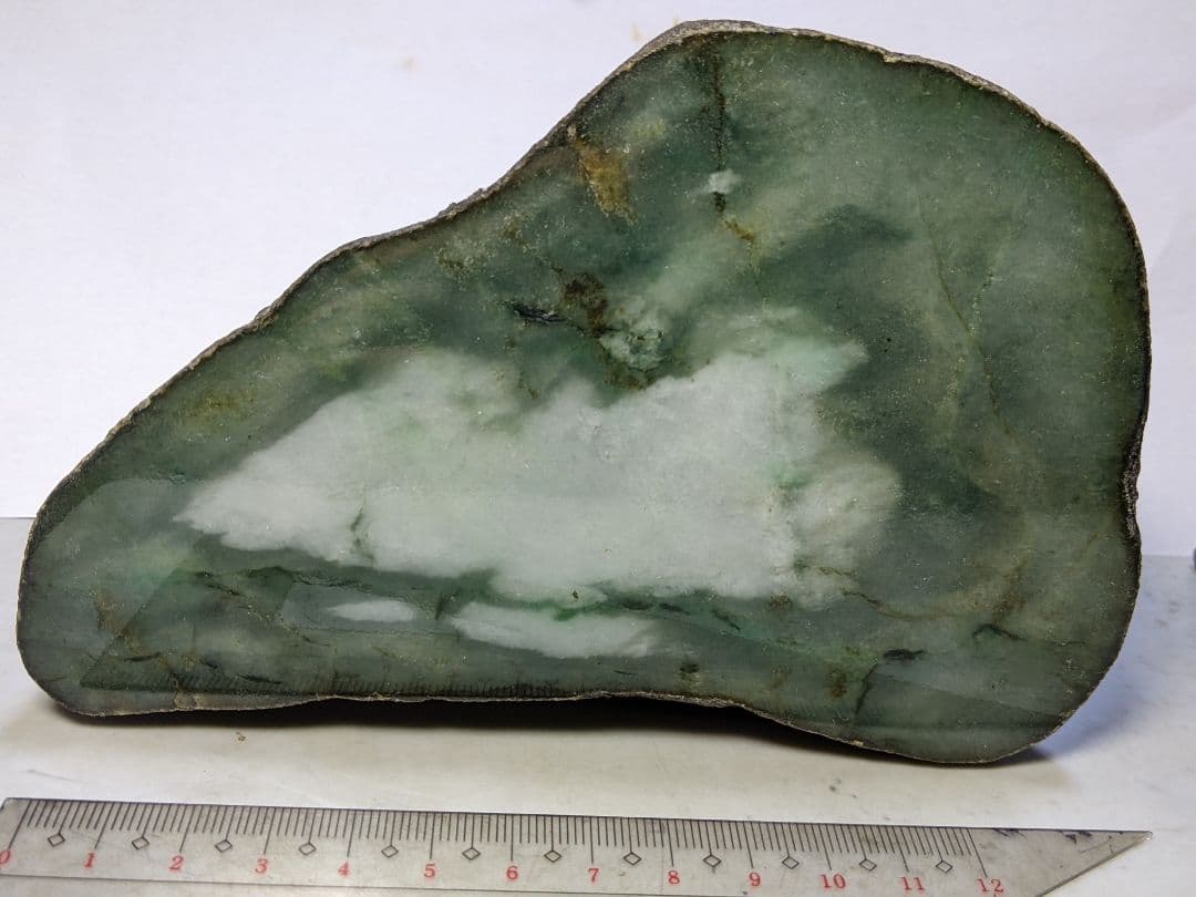 （314）ミャンマー産ヒスイ原石kgオーバー