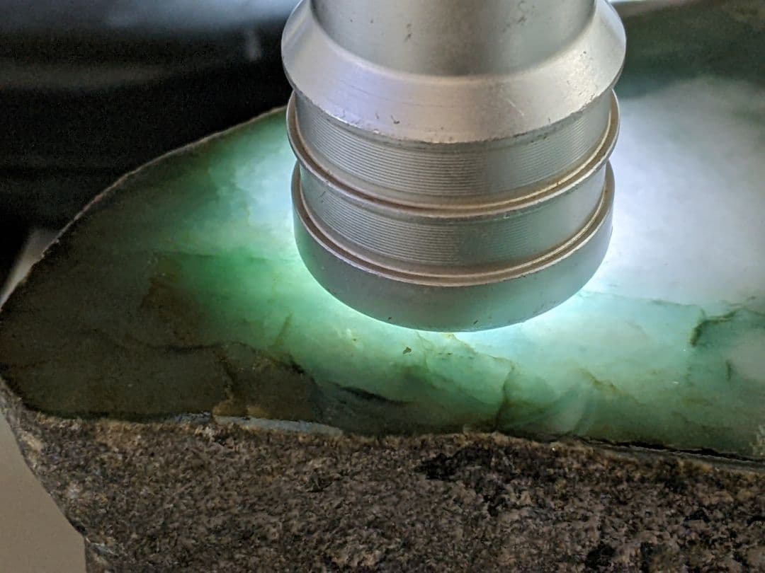 （314）ミャンマー産ヒスイ原石kgオーバー