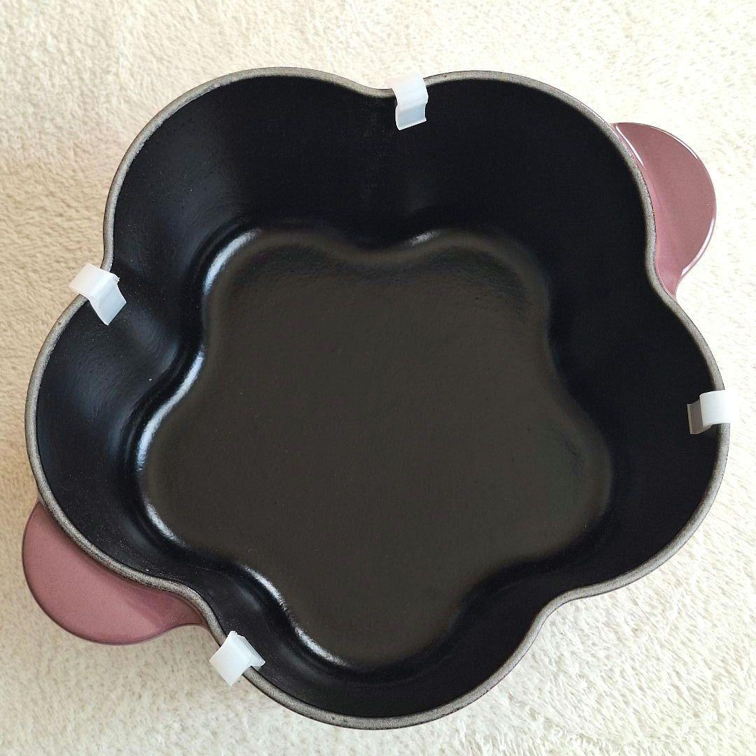 KameN riderリンゴ LE CREUSET ココット フルール