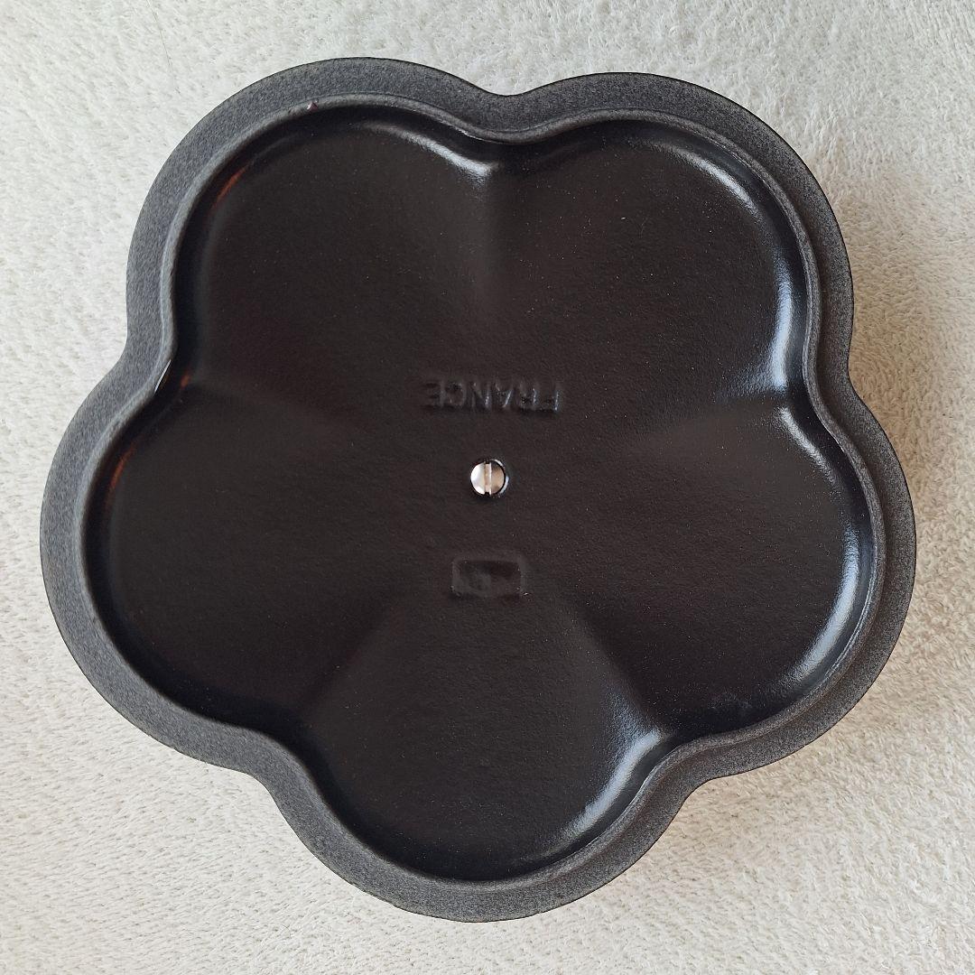 KameN riderリンゴ LE CREUSET ココット フルール