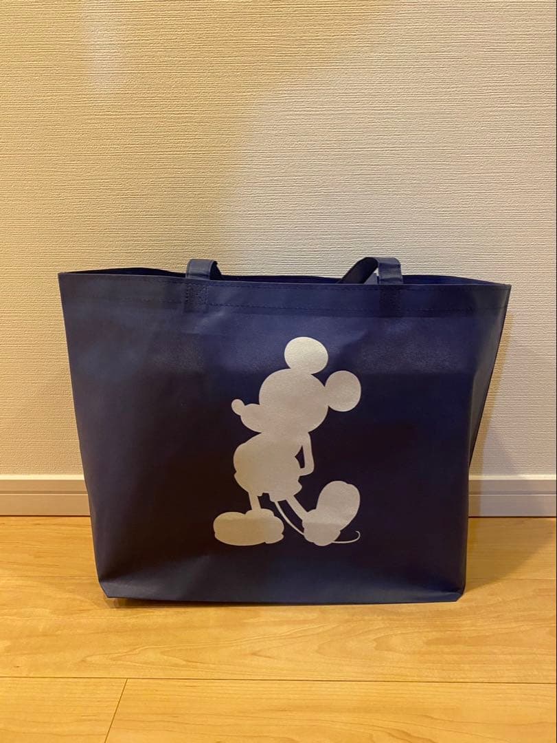 新品未開封！わんわん物語 時計♡LADY AND THE TRAMP 70TH