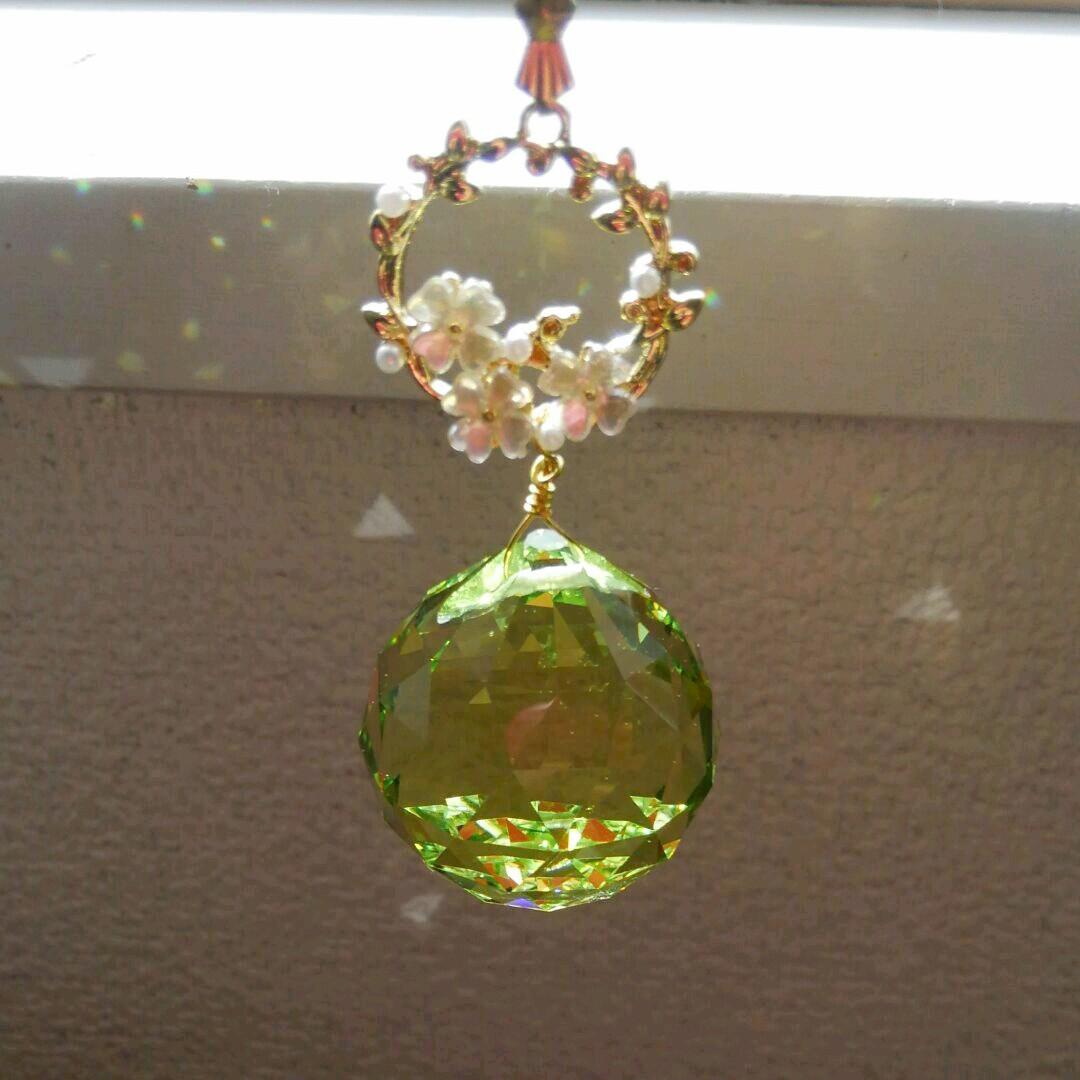 サンキャッチャー♡ハンドメイド「ペリドット♡ねこฅ•ω•ฅ」