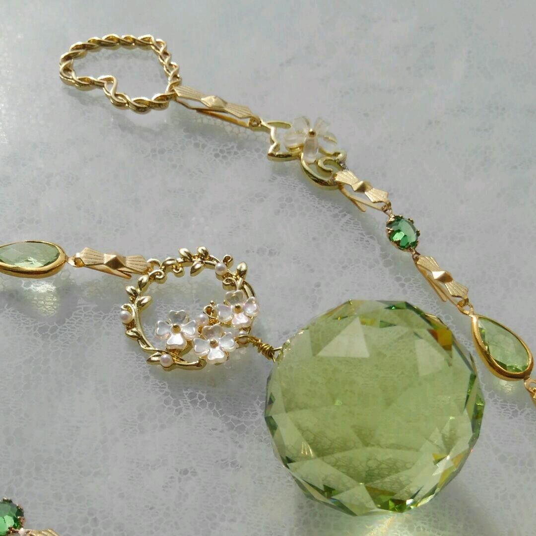 サンキャッチャー♡ハンドメイド「ペリドット♡ねこฅ•ω•ฅ」