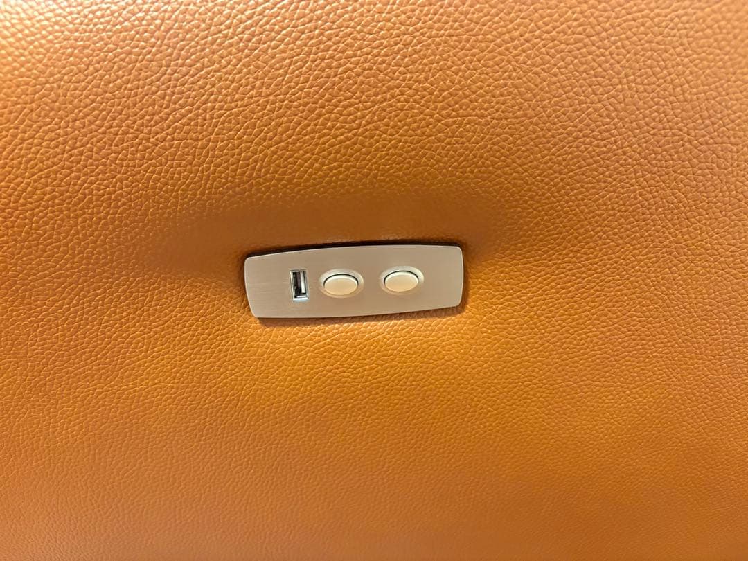 【中古】ヤマダデンキ　3人掛け電動ソファ「YES140003LBR3P」