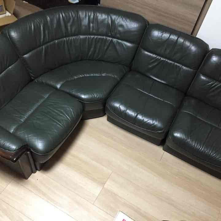 コジコジ様、革張りコーナーソファー