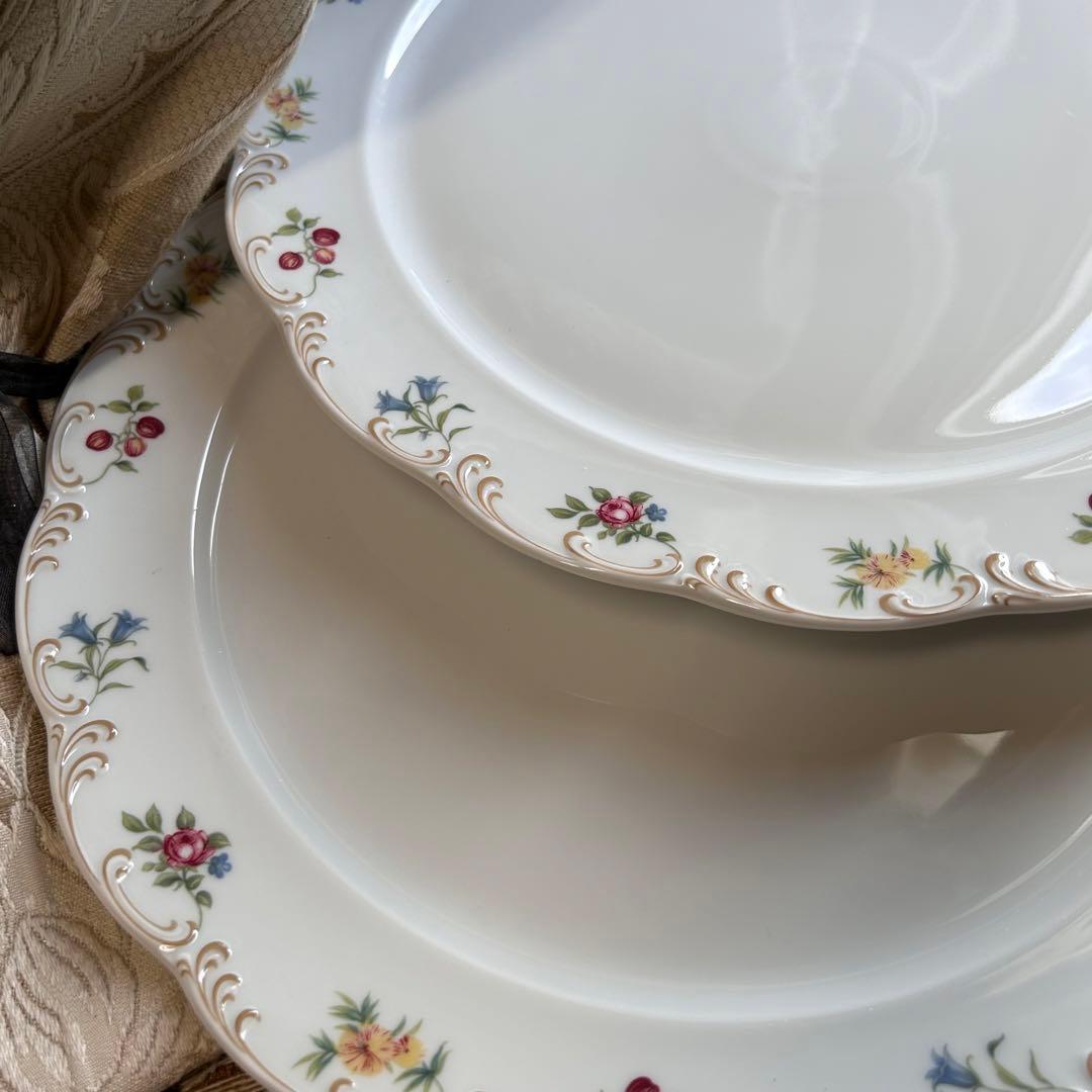 ドイツ製 ROSENTARL 可憐なお花と美しいレリーフ プレート