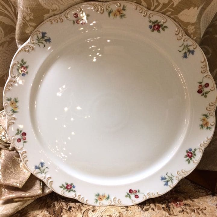 ドイツ製 ROSENTARL 可憐なお花と美しいレリーフ プレート