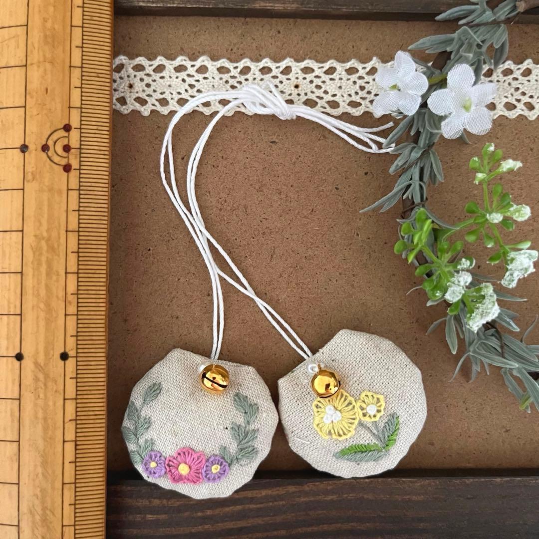 2410-14 小さな香り袋 豆サシェ 2個組 花刺繍入 SOLD→ご注文OK