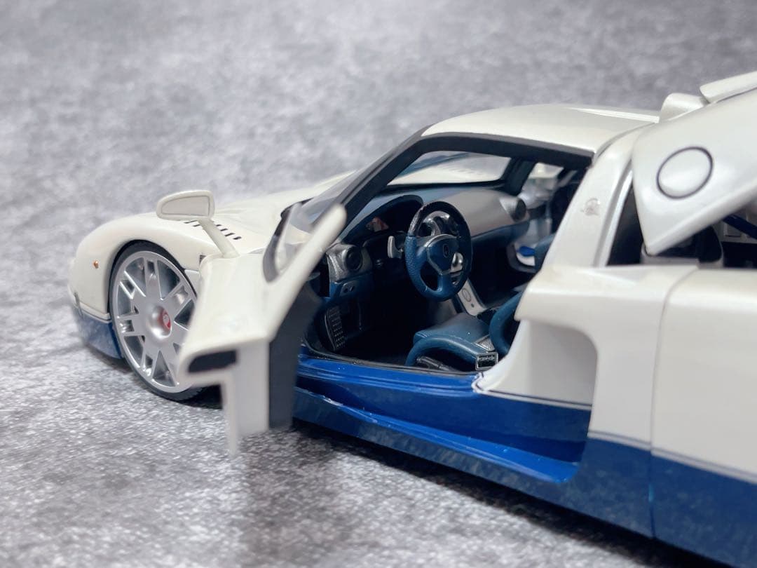 マテルエリート 1/18 マセラティ MC12 ホワイト/ブルー - メルカリ