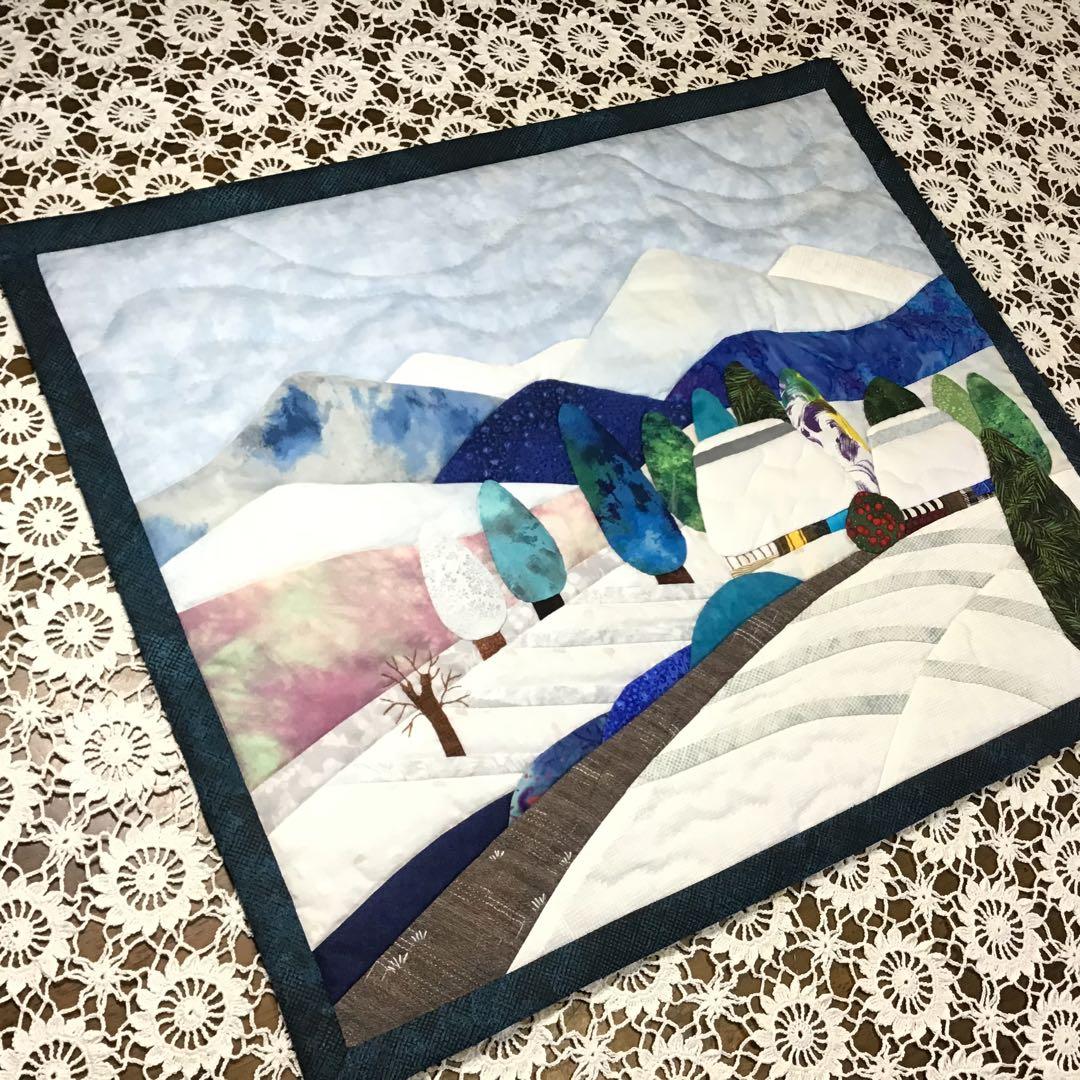 パッチワークキルト♪雪景色♪冬の風景タペストリー♪53×44 - メルカリ