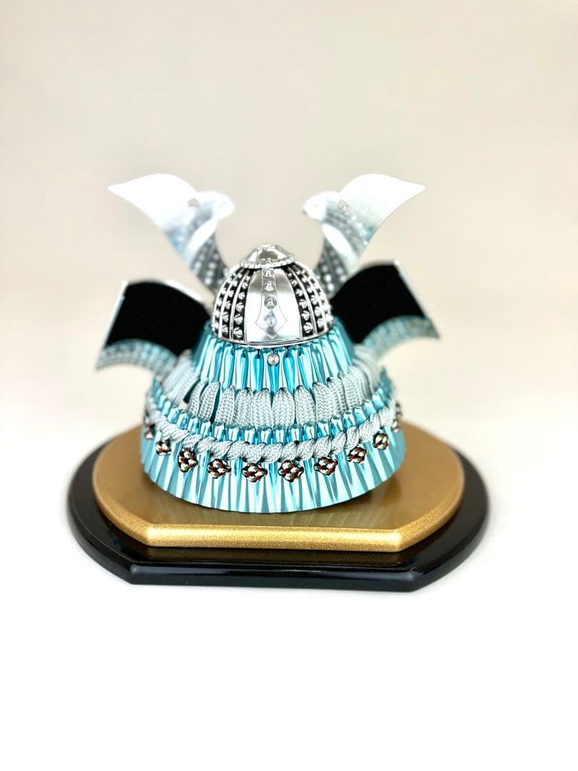 【五月人形】新品 端午の節句 兜飾り シルバー大鍬形兜 コンパクト