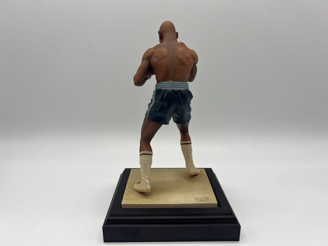 マーベラス・マービン・ハグラー フィギュア Marvin Hagler
