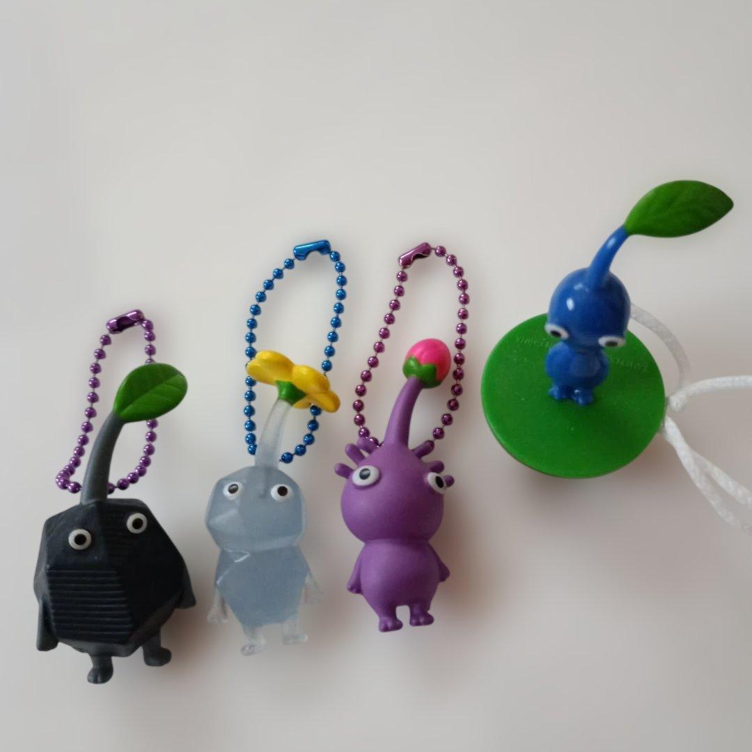 ピクミン キーホルダー ピクミングミ グミ おまけ付き - メルカリ