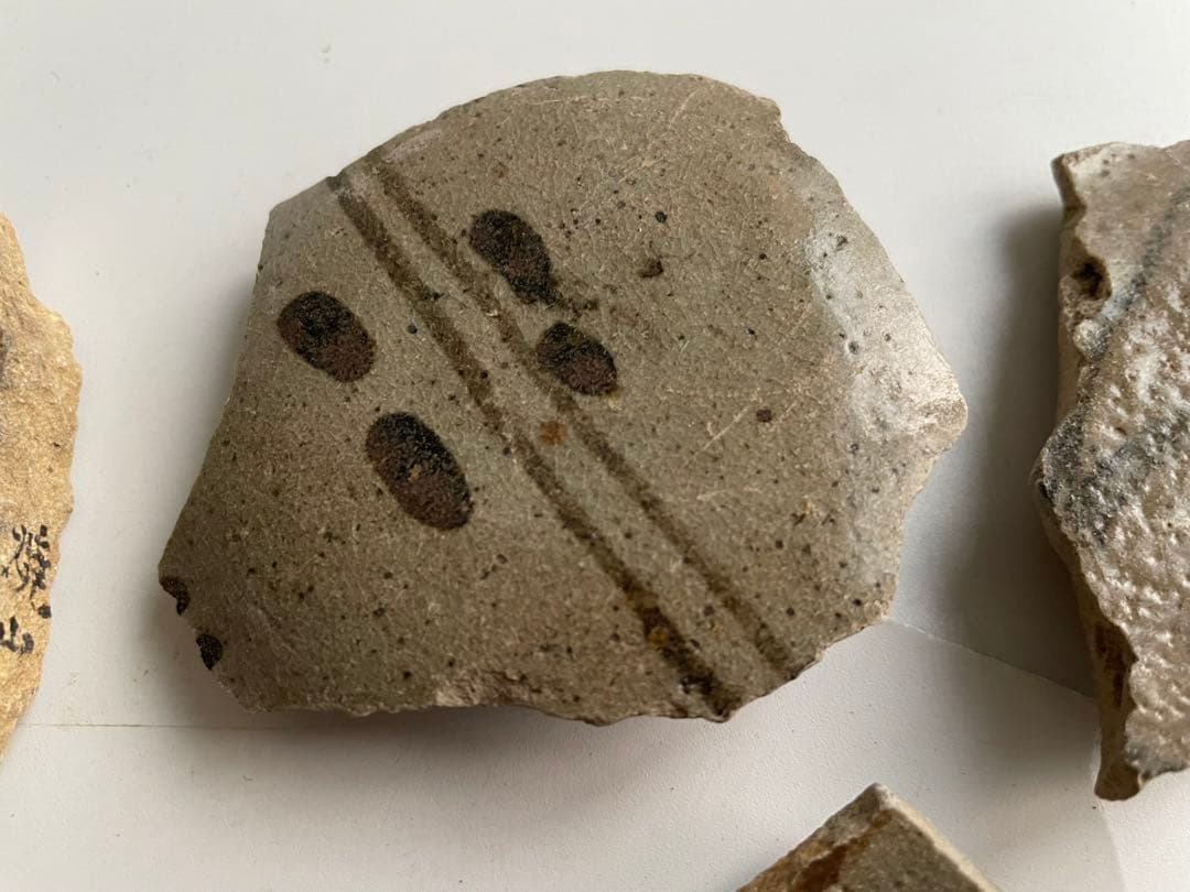 骨董 アンティーク 古唐津 絵唐津 陶片残欠 皿 向付 桃山 古陶磁 発掘