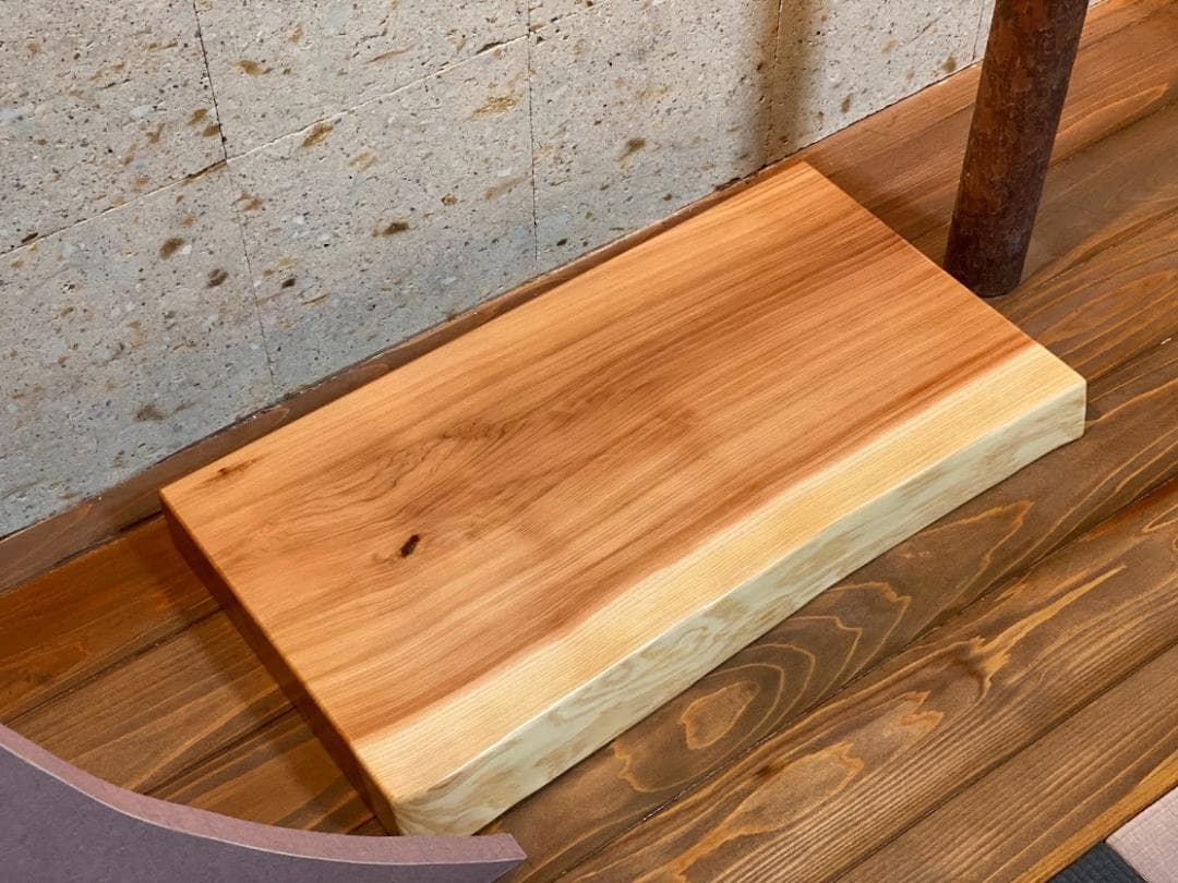 №41　秋田杉一枚板　花台　厚物良品です