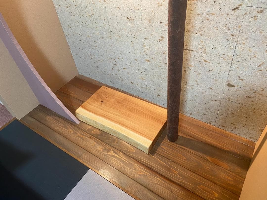 №41　秋田杉一枚板　花台　厚物良品です