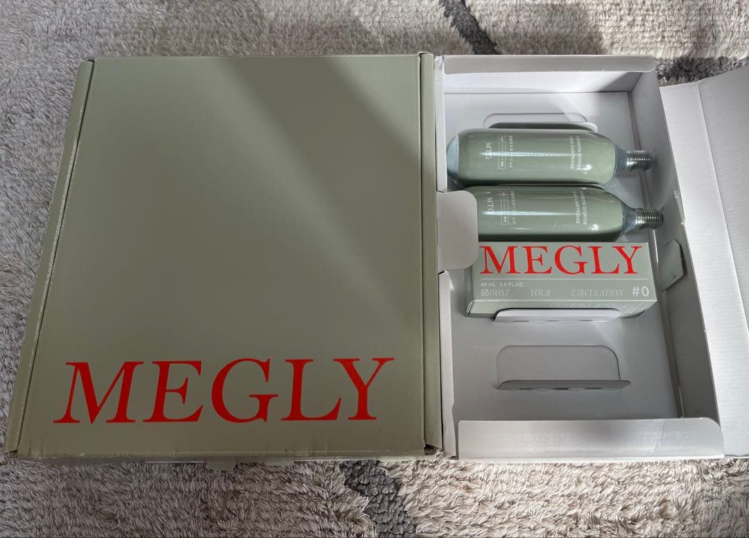 MEGLY　メグリー　炭酸ミスト　本体(中古)＋ガス＋化粧水セット　ＭＴ