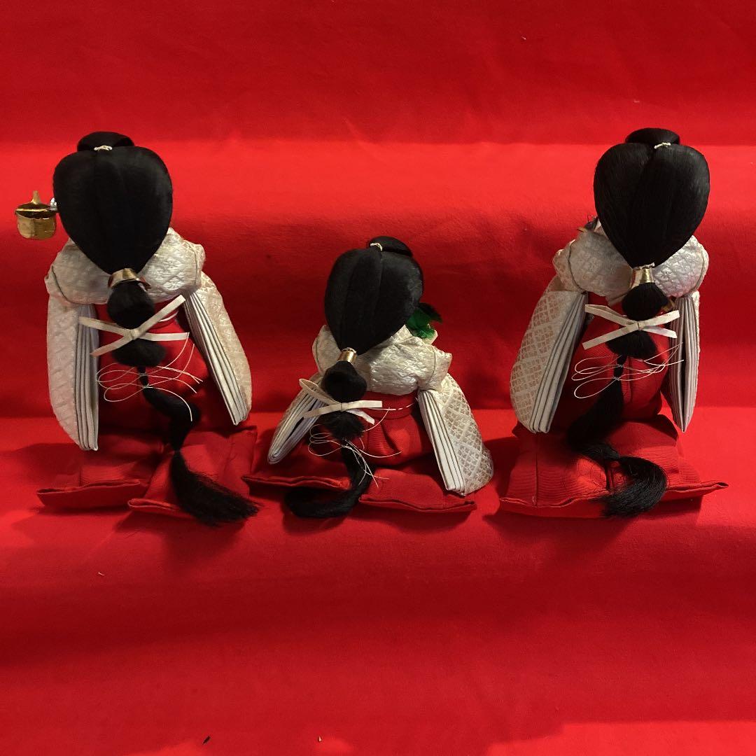 骨董　三人官女