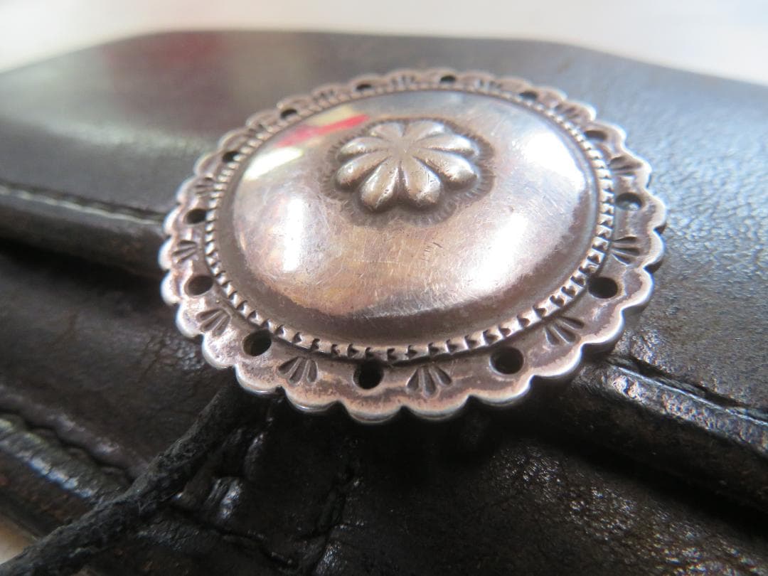 goro's ゴローズ フラワーコンチョ 二つ折り長財布黒 ロングウォレット