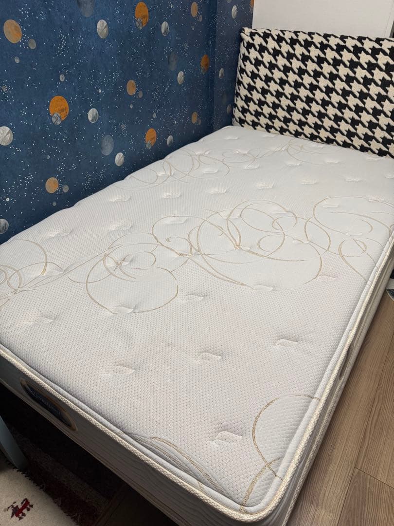 【美品】Simmonsシモンズ6.5インチゴールデンバリュー　セミダブル