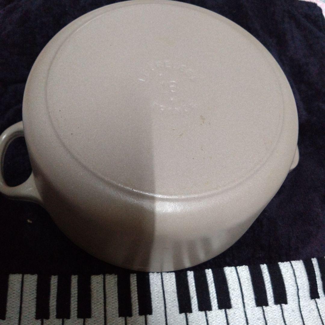 ル・クルーゼ　シグニチャー　ココットロンド　18　ナツメグ