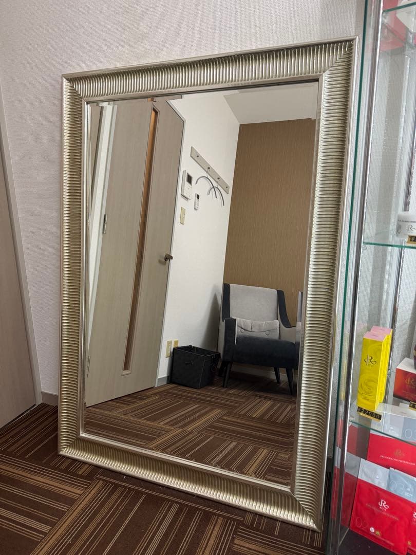 SONGE 壁掛け鏡 91x130 cm ゴールド　おしゃれ姿見