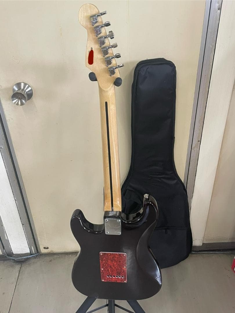 フェンダー　ストラトキャスター　レプリカ　レッドサンバースト系