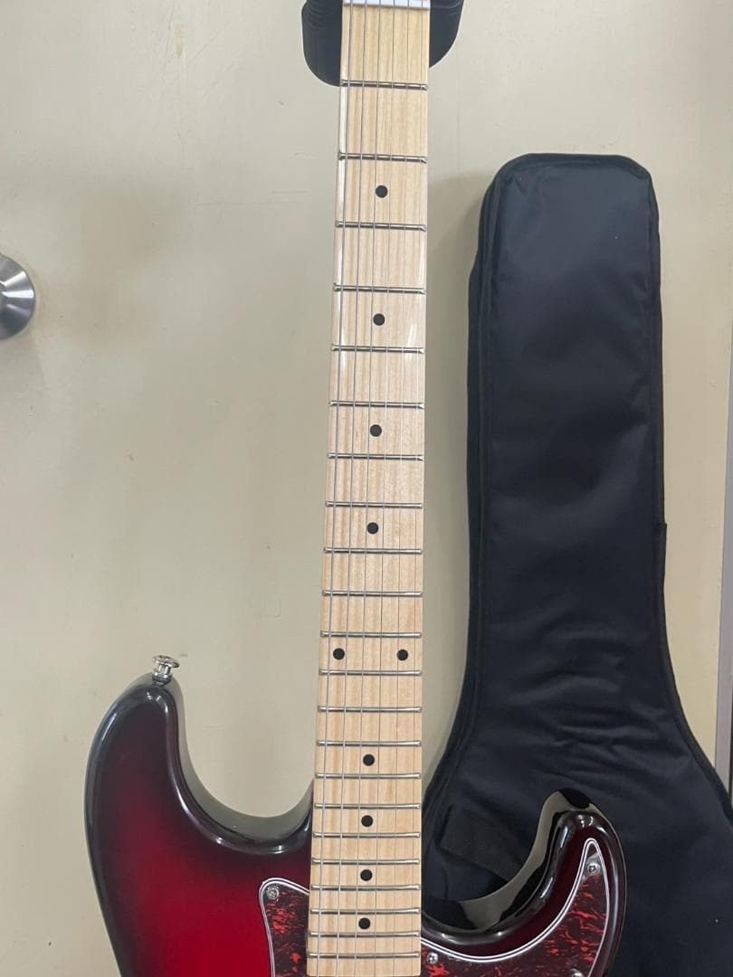 フェンダー　ストラトキャスター　レプリカ　レッドサンバースト系