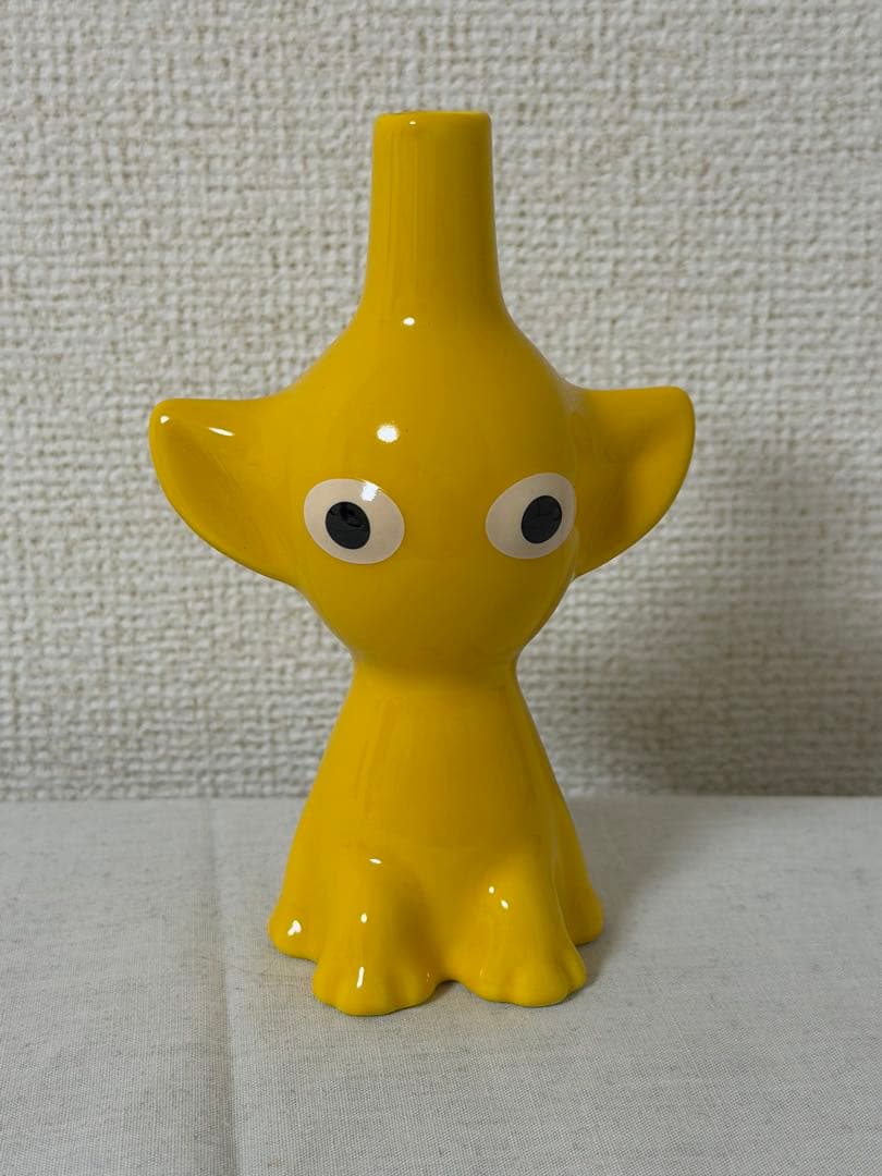 黄色ピクミン一輪挿し - メルカリ