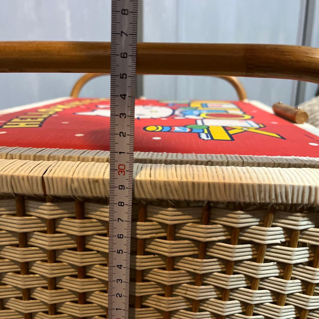 ✳︎レトロ　ハローキティ　かご　バスケット　サンリオ　収納　籠　昭和　レア編み込み