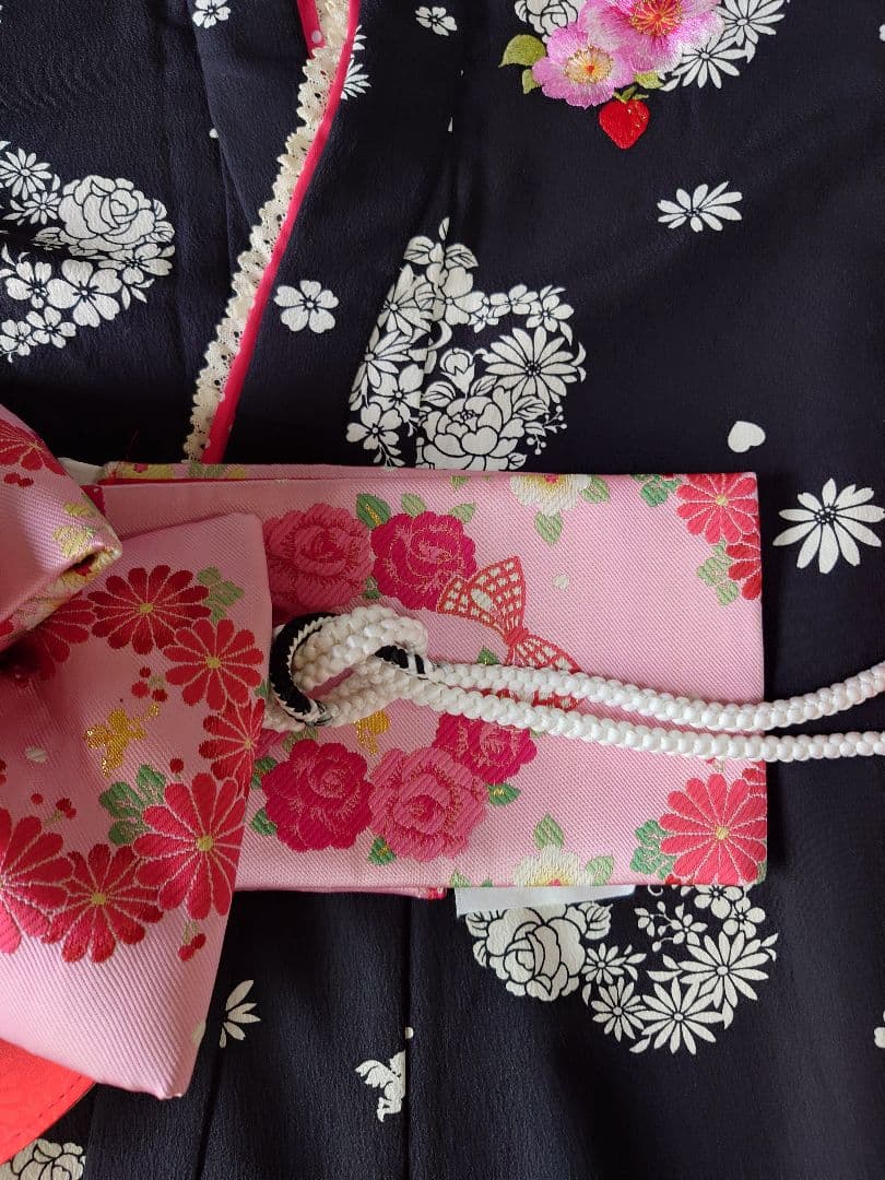 松田聖子　七五三７歳　女の子 着物　花柄ハート柄