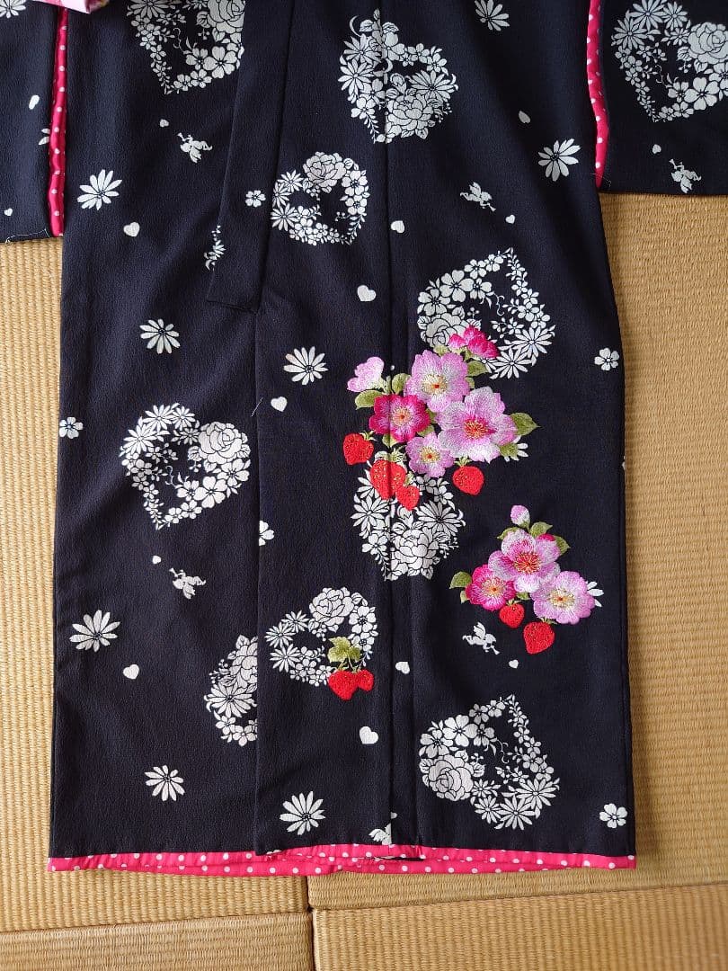 松田聖子　七五三７歳　女の子 着物　花柄ハート柄