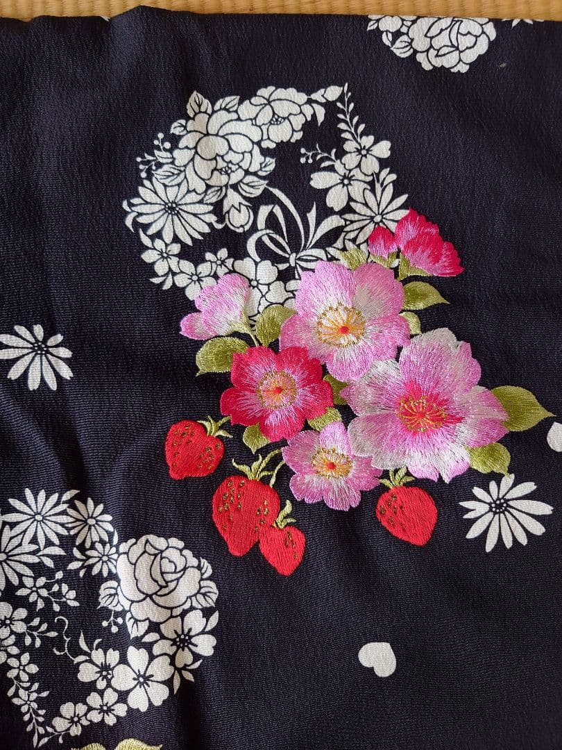 松田聖子　七五三７歳　女の子 着物　花柄ハート柄