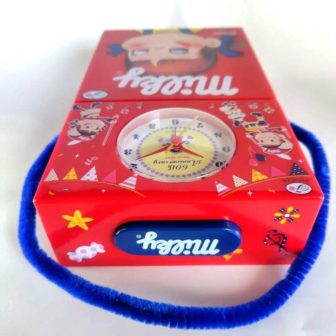 Milky 60周年記念キャラクター時計