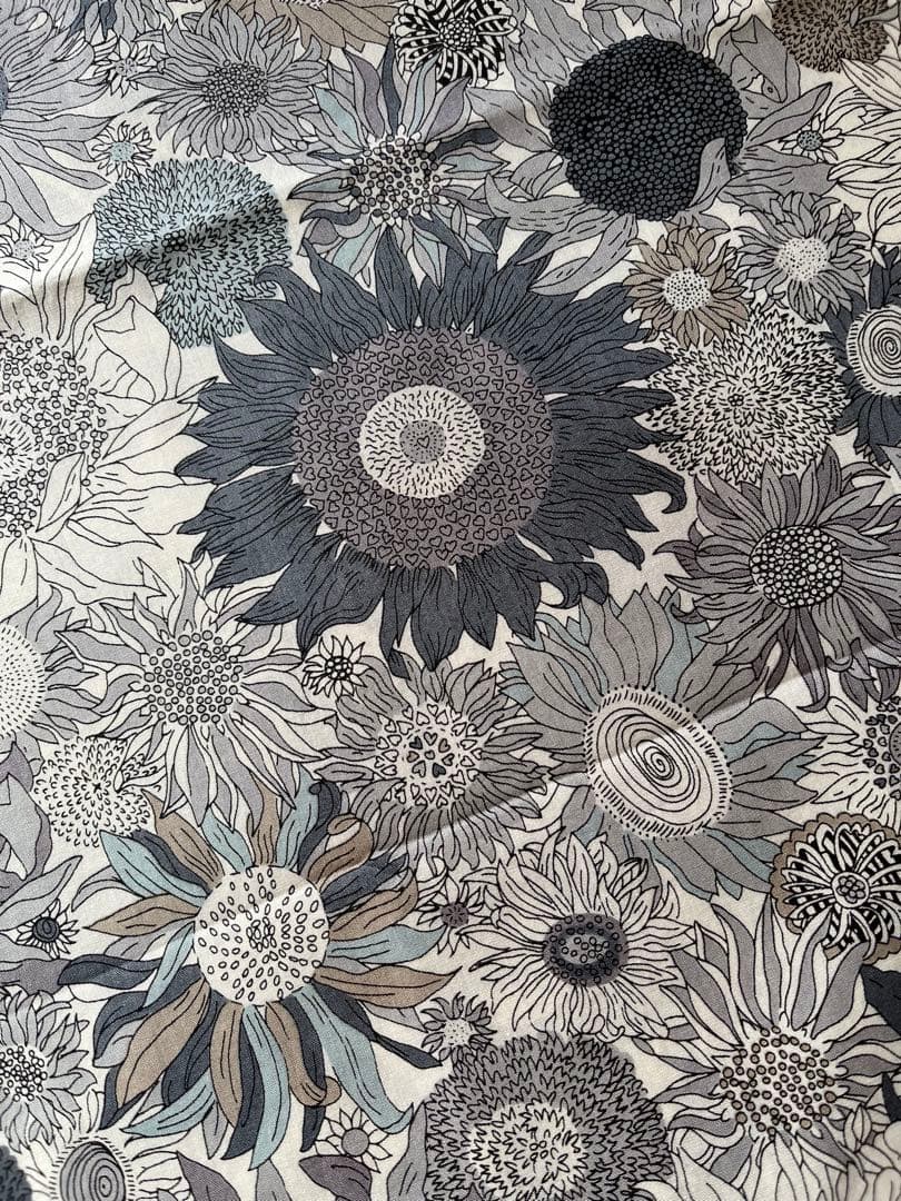 ハンドメイド　リバティ　巾着袋　アイアンシ　スモールスザンナ