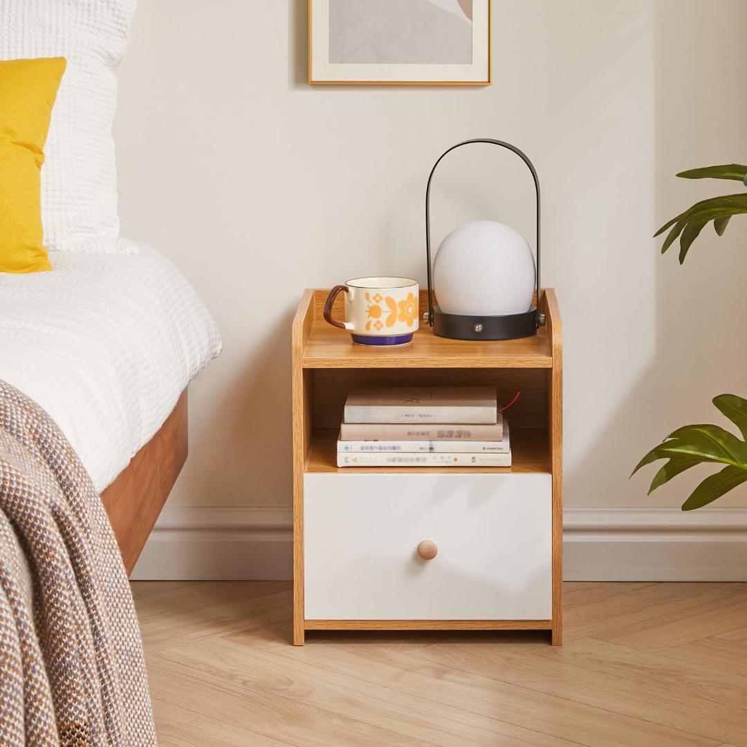 スペース効率と機能美を兼ね備えたモダンデザイン　サイドテーブル