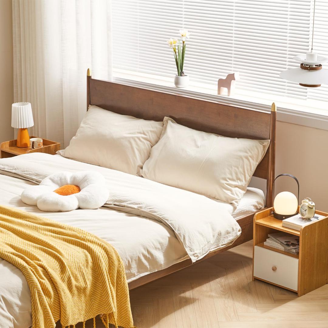 スペース効率と機能美を兼ね備えたモダンデザイン　サイドテーブル