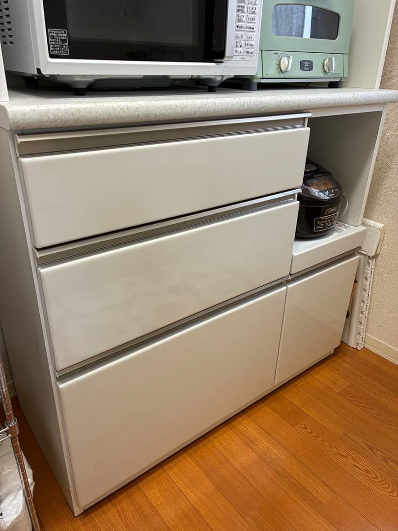 ニトリ　食器棚　アルミナ2