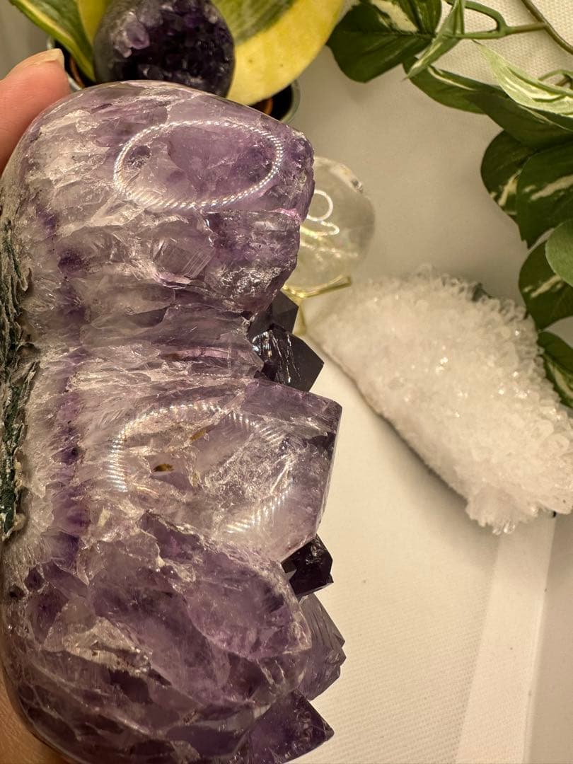 アメジストハートクラスター♡ロマネ入り♡カルサイト共生♡高級彫り台座